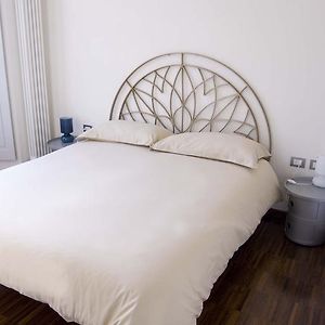 Camera con letto king size